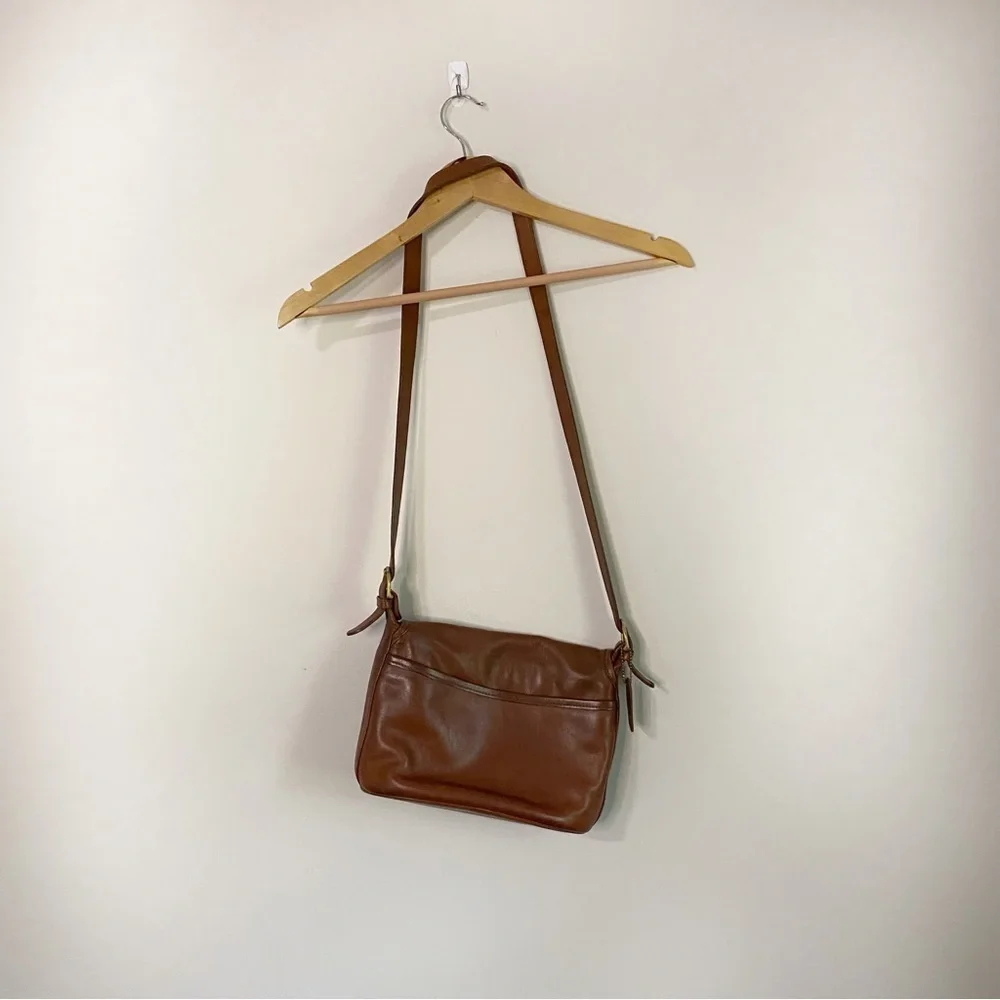 [Coach] Vintage 90s 100% Brown Leather Fold Over Saddle Crossbody  Bag